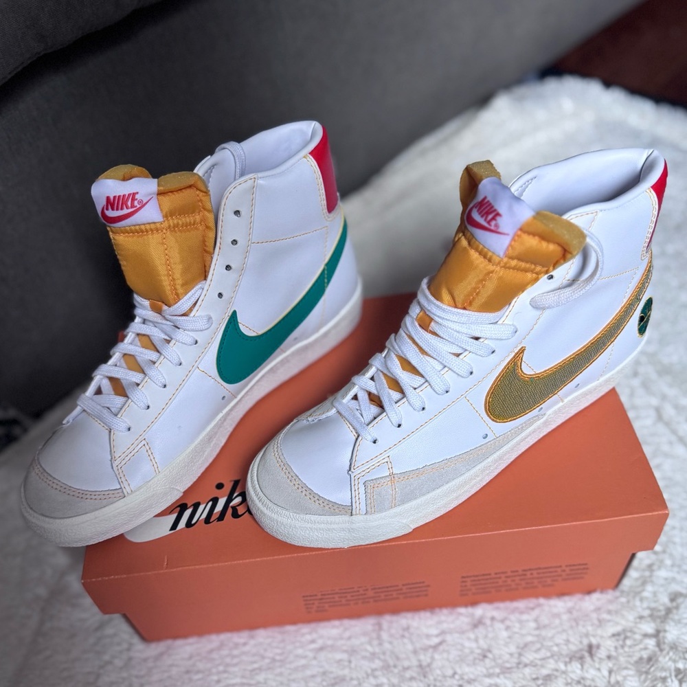 M7.5/W9 Nike Blazer Mid ‘77 Vintage “Roswell Rayguns”